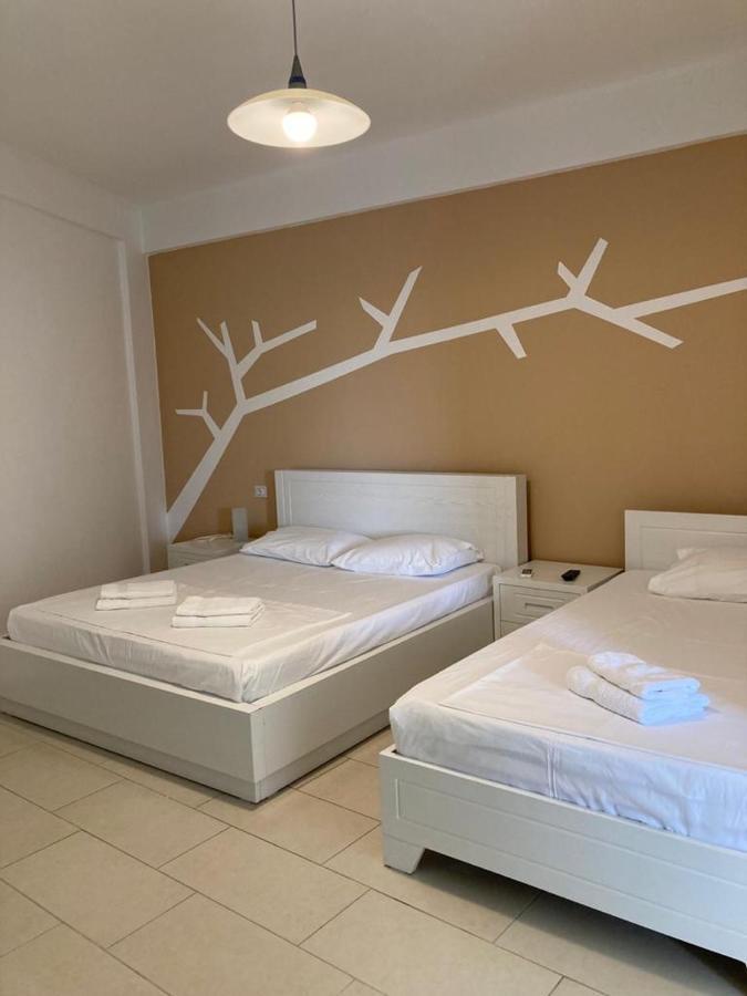 Aldi'S Guest House Vlorë Екстериор снимка