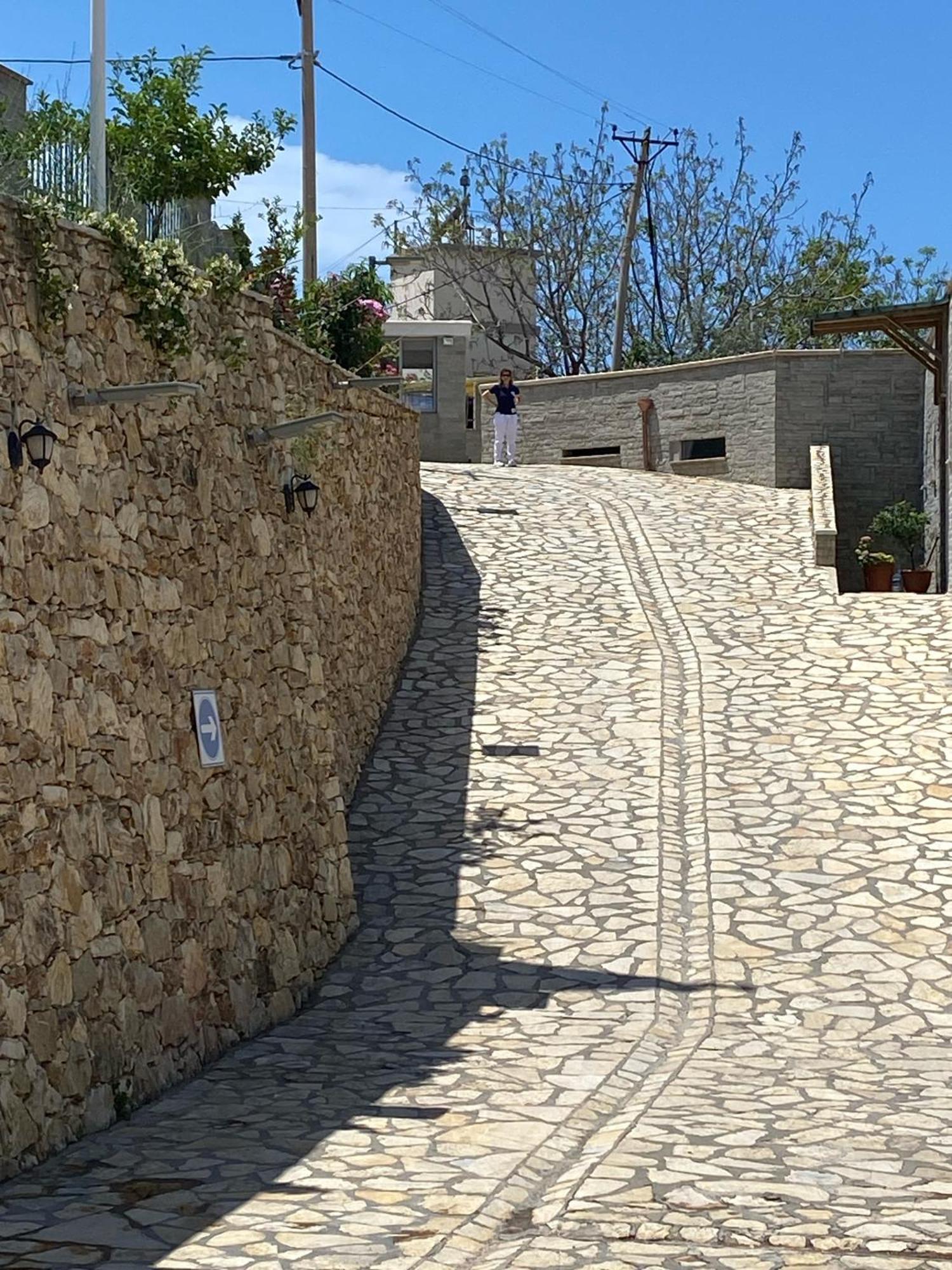 Aldi'S Guest House Vlorë Екстериор снимка